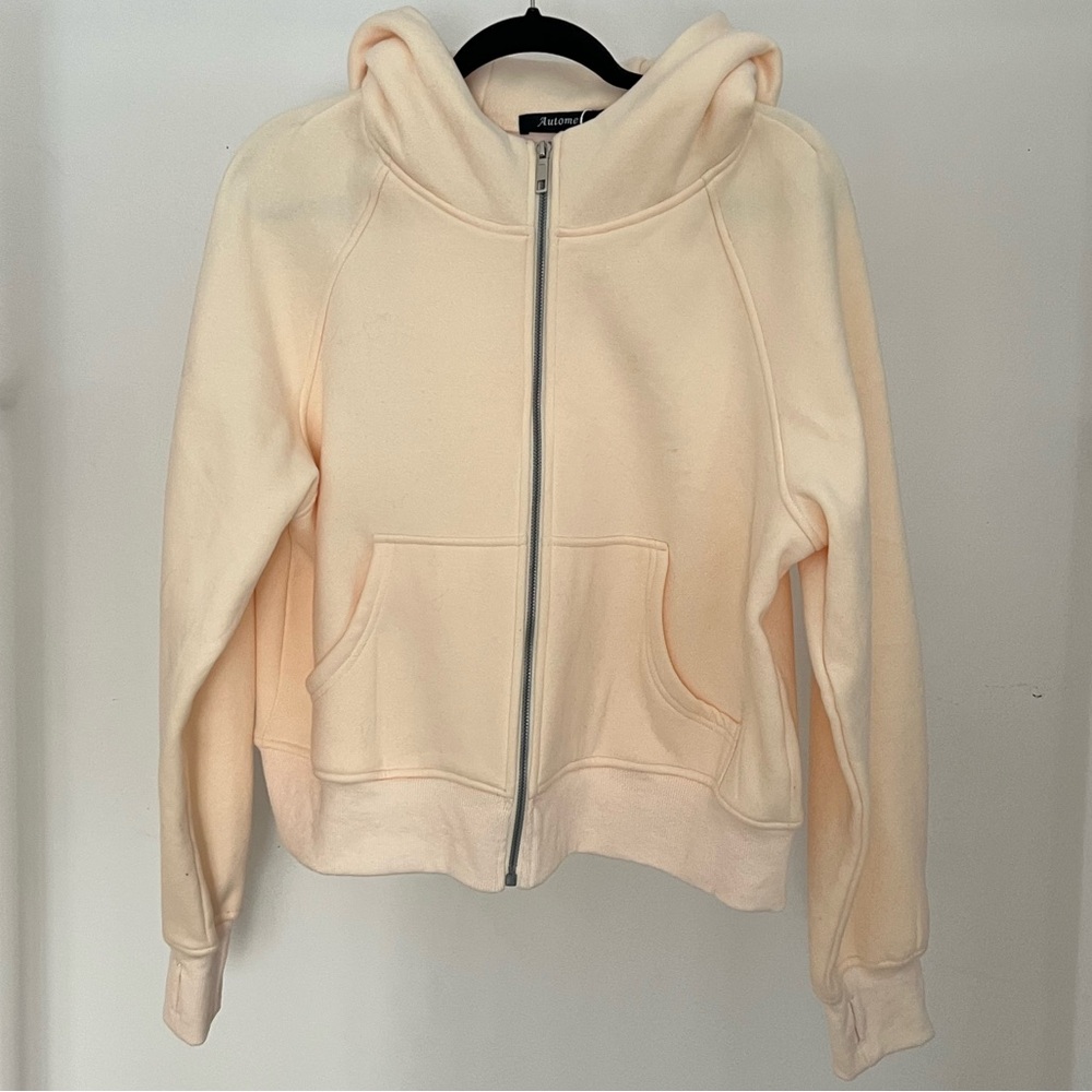 Cream sweatshirt super thick fleece hoodie NWOT